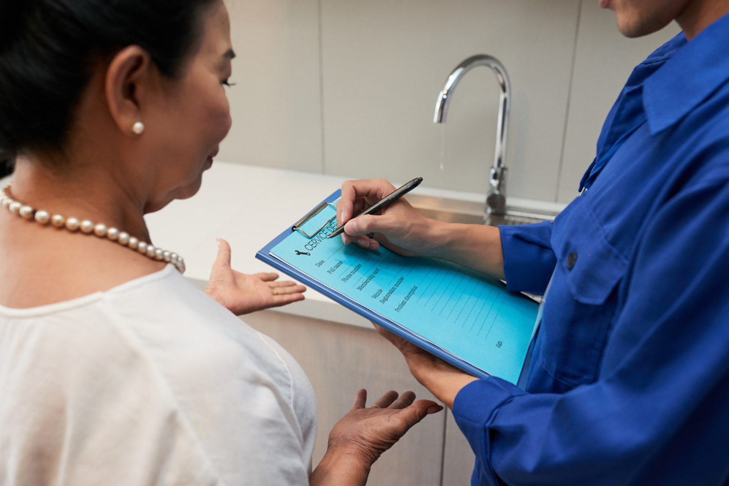 Coordinating Cleaning, Repairs, and Listing Readiness Between Tenancies
